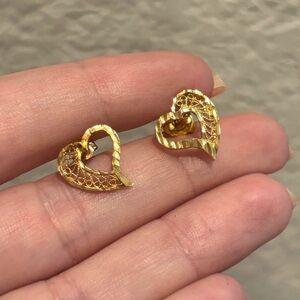 Tested 14K Marked 10K Yellow Gold Vintage Heart Filigree Lattice Earrings